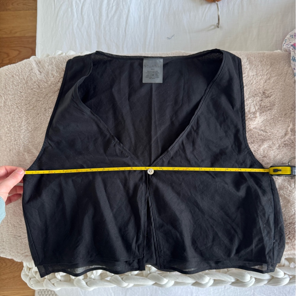 Negative Button Sleeveless Top - Picture 4 of 5